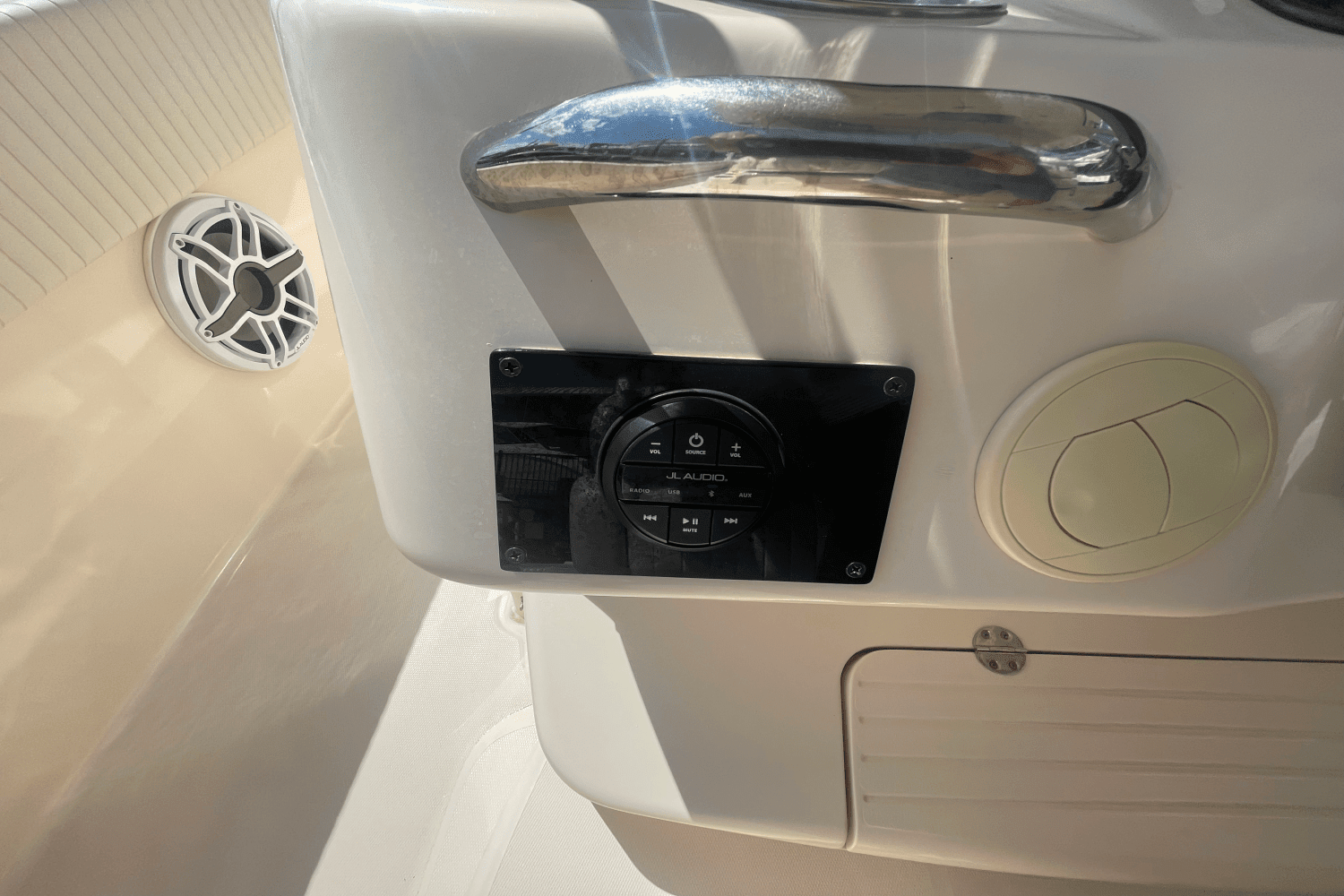 2010 Grady-White Canyon 366 Image Thumbnail #26