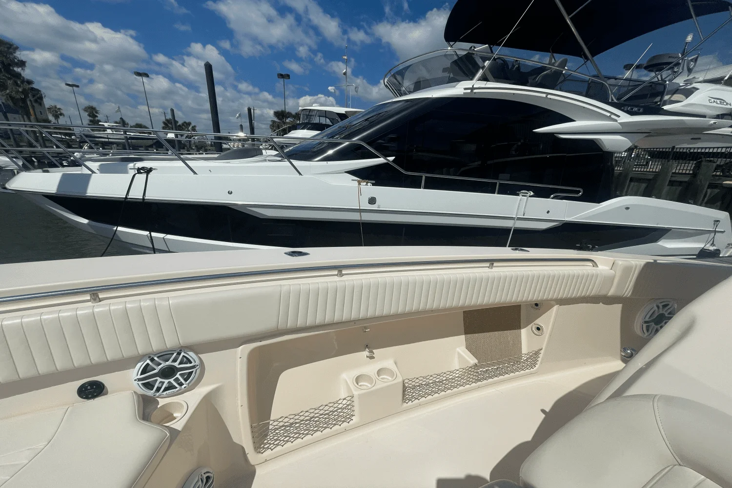 2010 Grady-White Canyon 366 Image Thumbnail #51