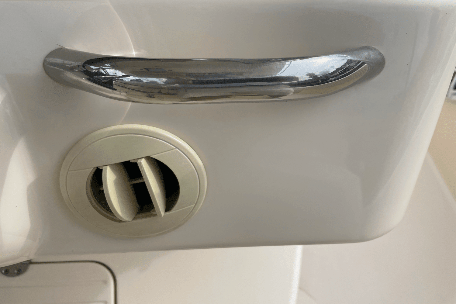 2010 Grady-White Canyon 366 Image Thumbnail #27