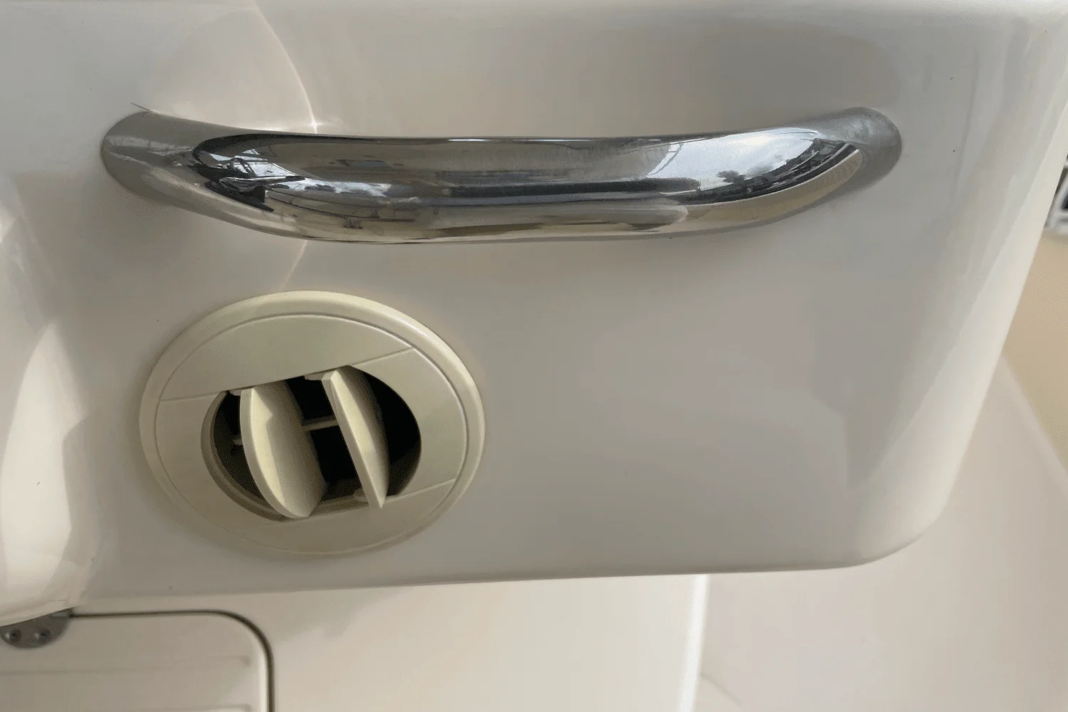 2010 Grady-White Canyon 366 Image Thumbnail #27