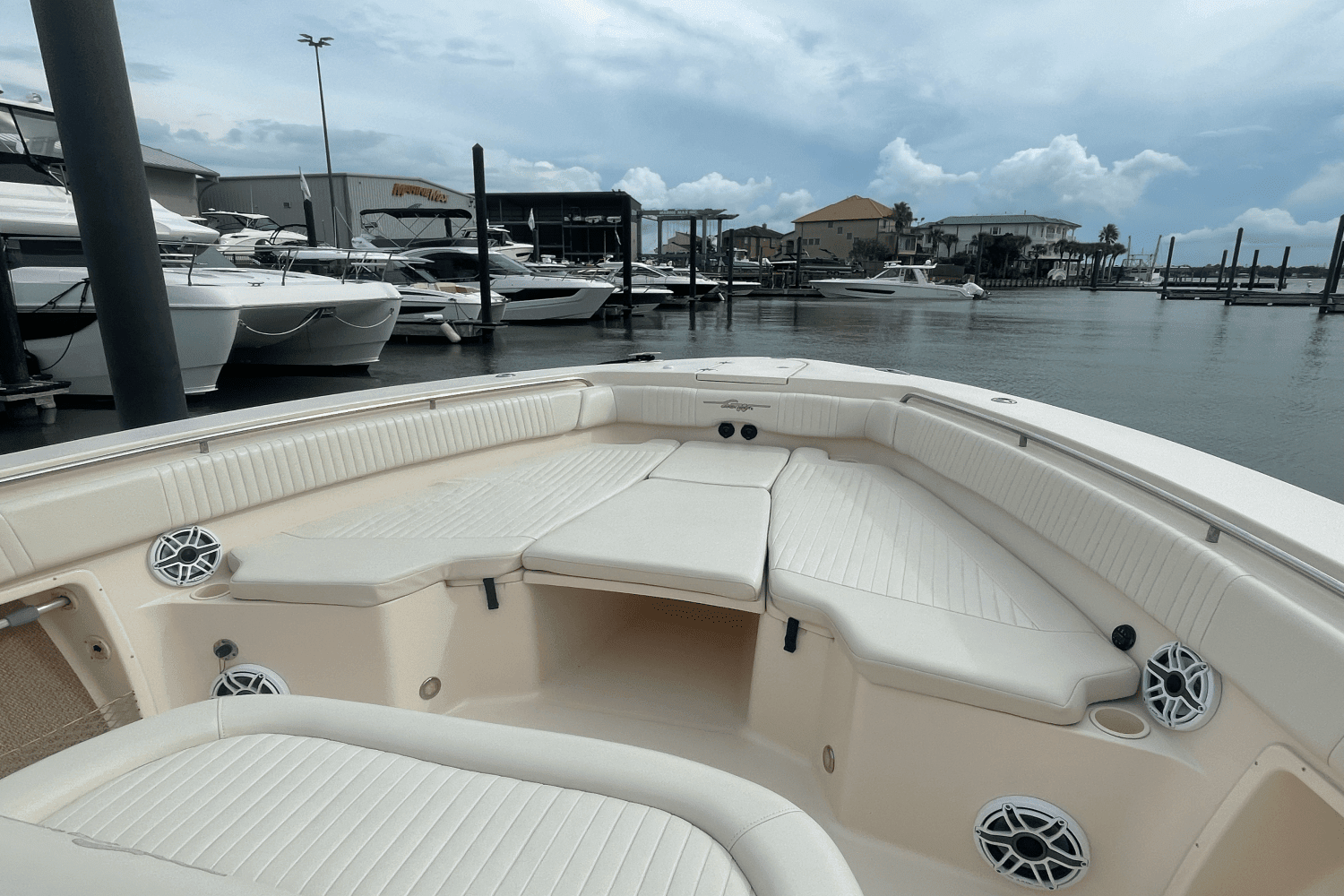 2010 Grady-White Canyon 366 Image Thumbnail #44