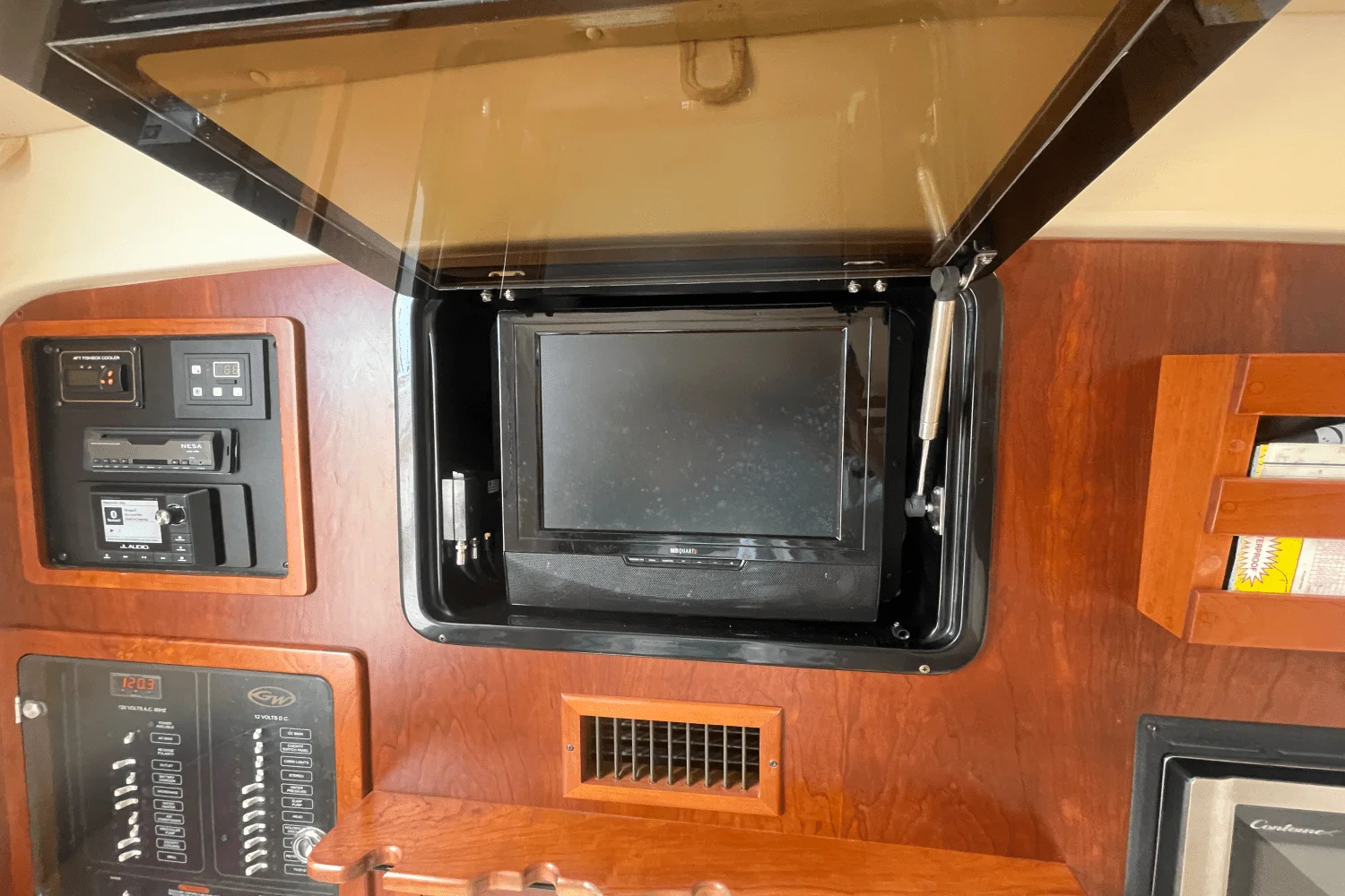 2010 Grady-White Canyon 366 Image Thumbnail #66