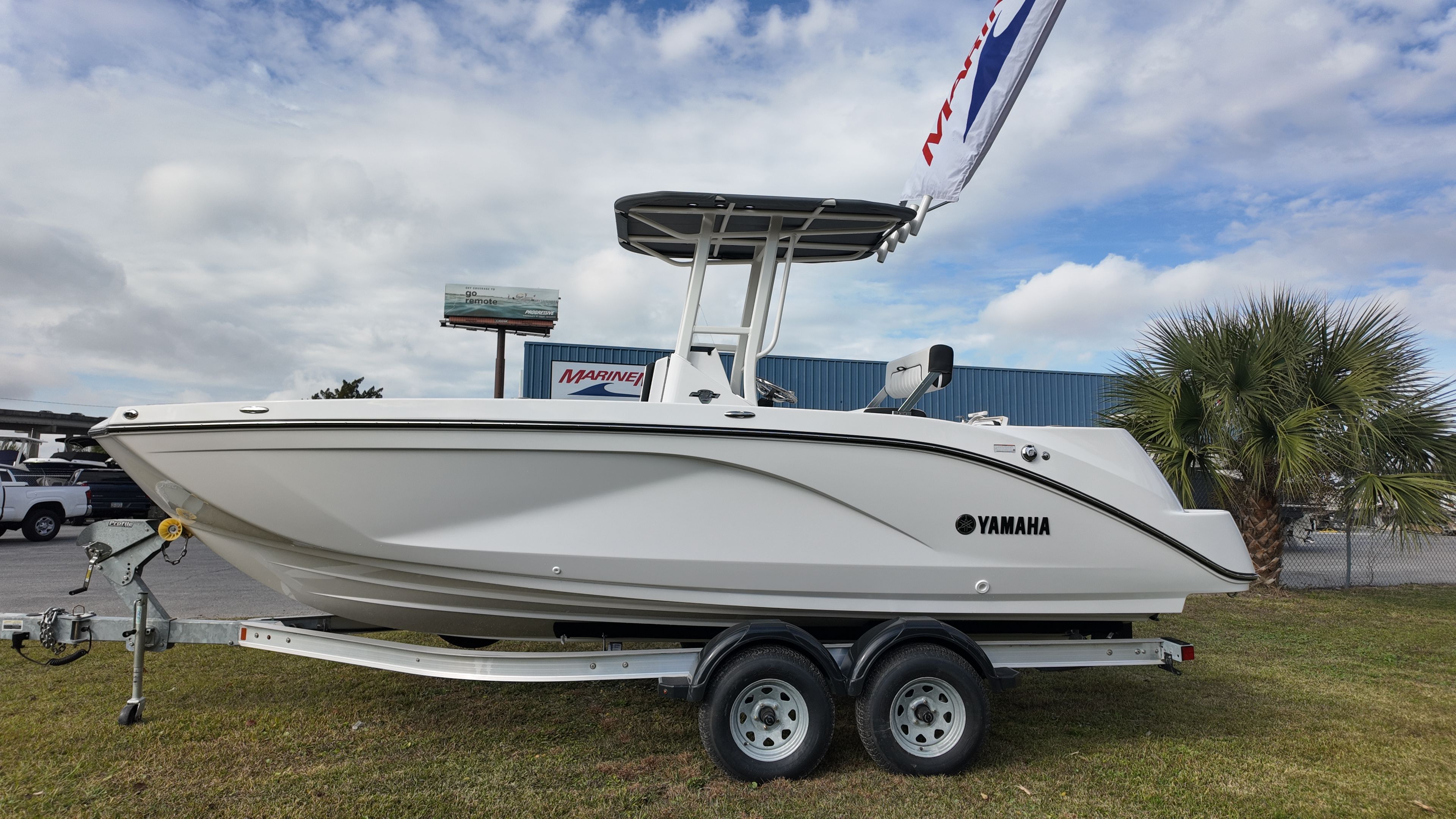 2025 Yamaha 220 FSH Sport Image Thumbnail #3