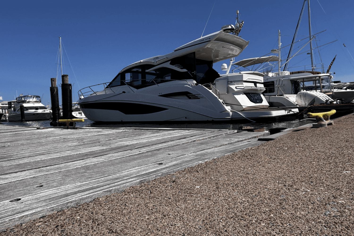 Thumbnail 3 for 2021 Galeon 425 HTS