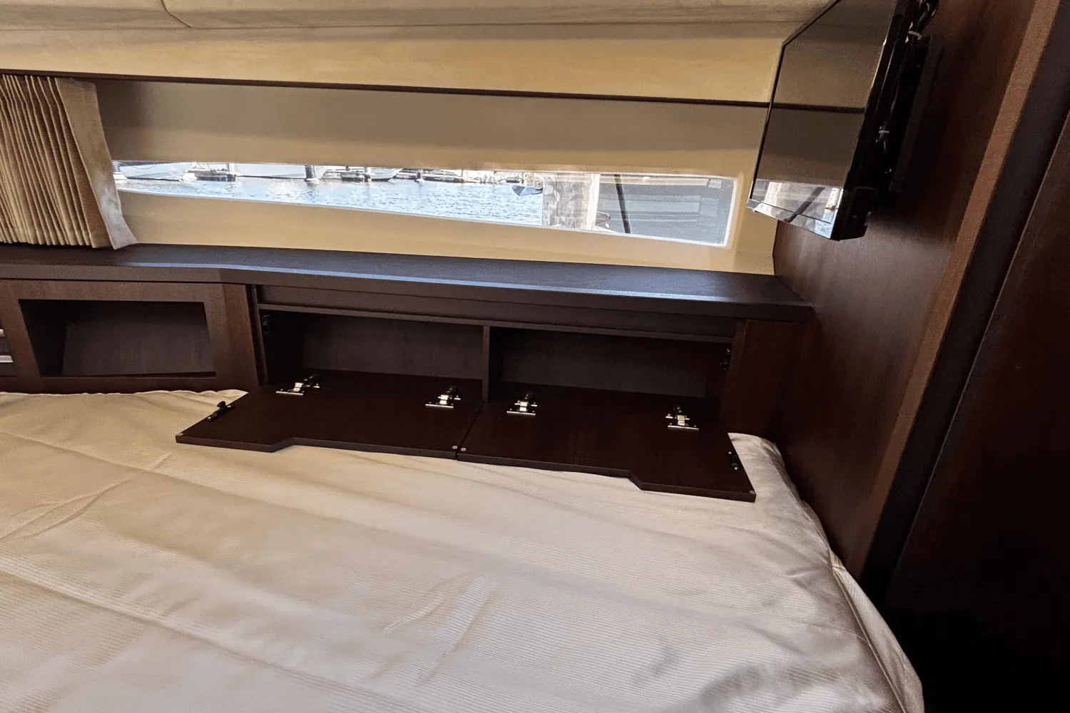 2021 Galeon 425 HTS Image Thumbnail #49