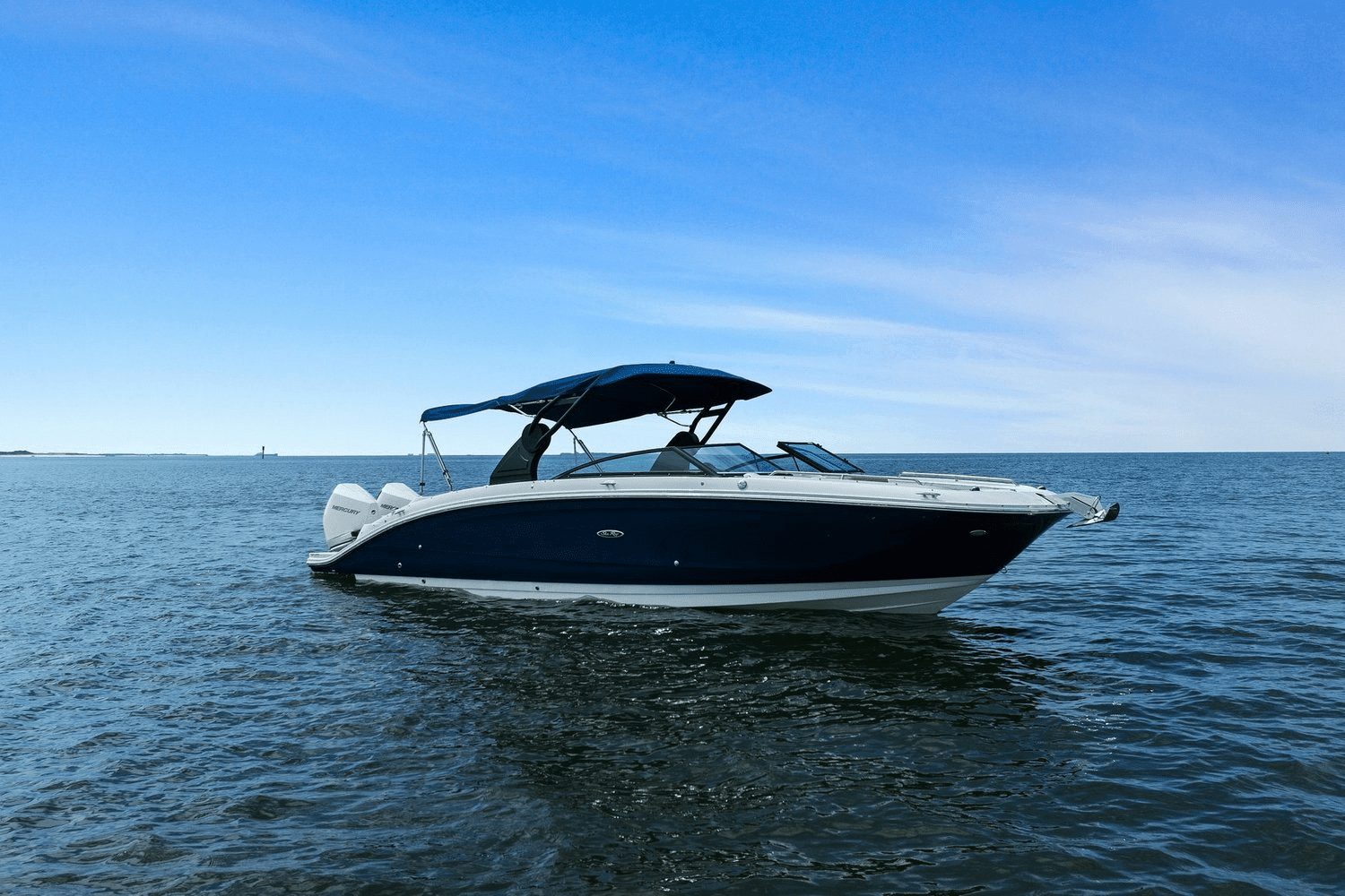 Thumbnail 2 for 2019 Sea Ray 290 SDX OUTBOARD