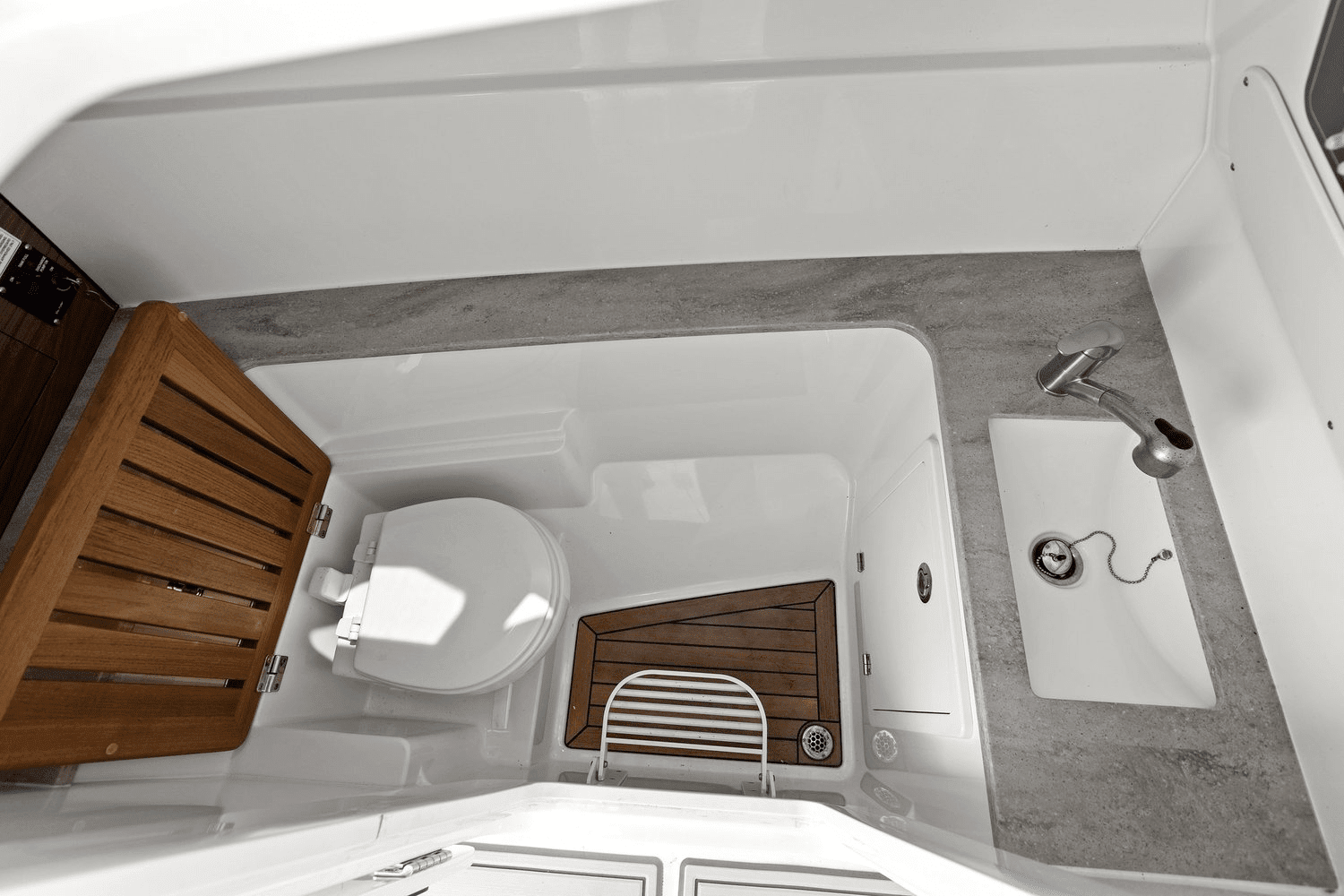 2019 Boston Whaler 320 VANTAGE Image Thumbnail #52