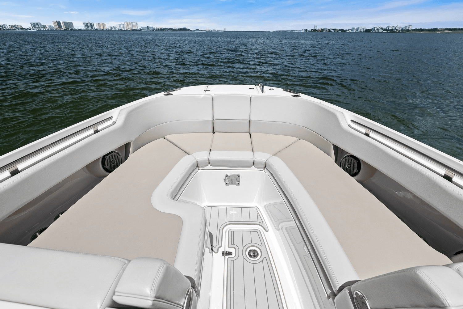 2019 Boston Whaler 320 VANTAGE Image Thumbnail #22