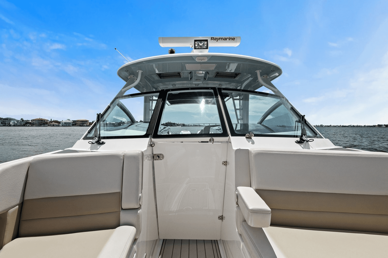 2019 Boston Whaler 320 VANTAGE Image Thumbnail #26