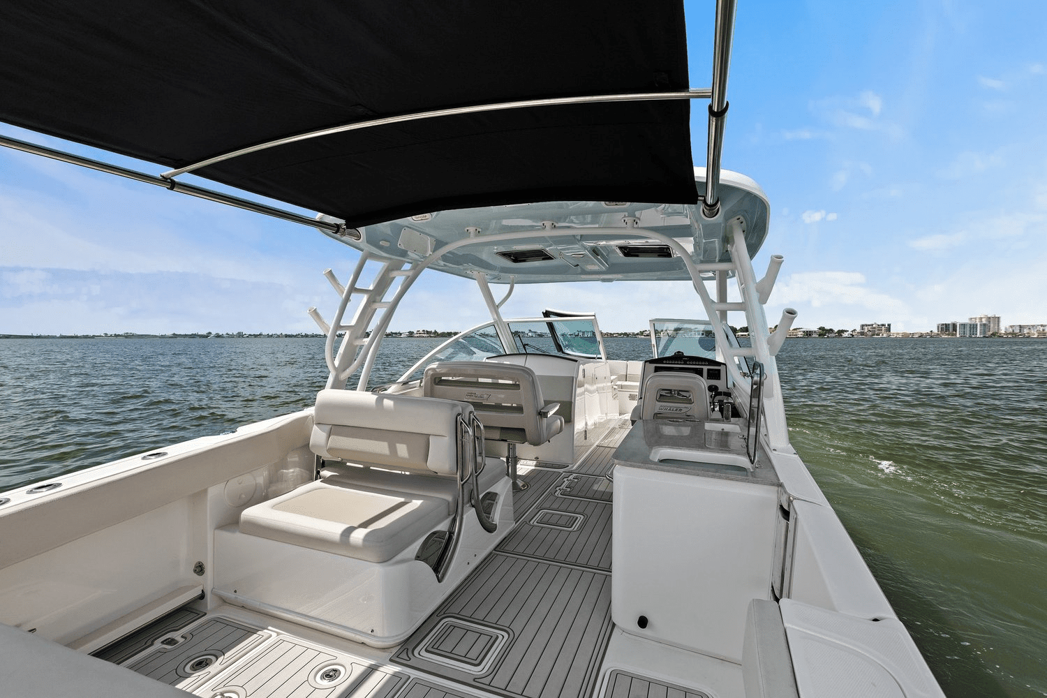 2019 Boston Whaler 320 VANTAGE Image Thumbnail #31