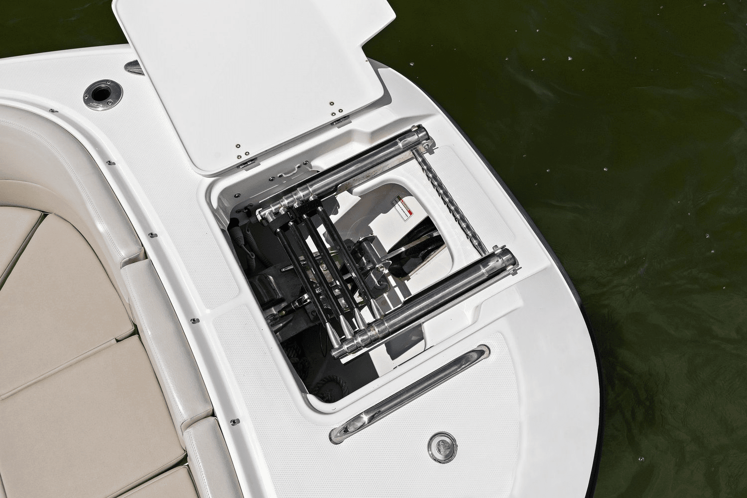 2019 Boston Whaler 320 VANTAGE Image Thumbnail #21