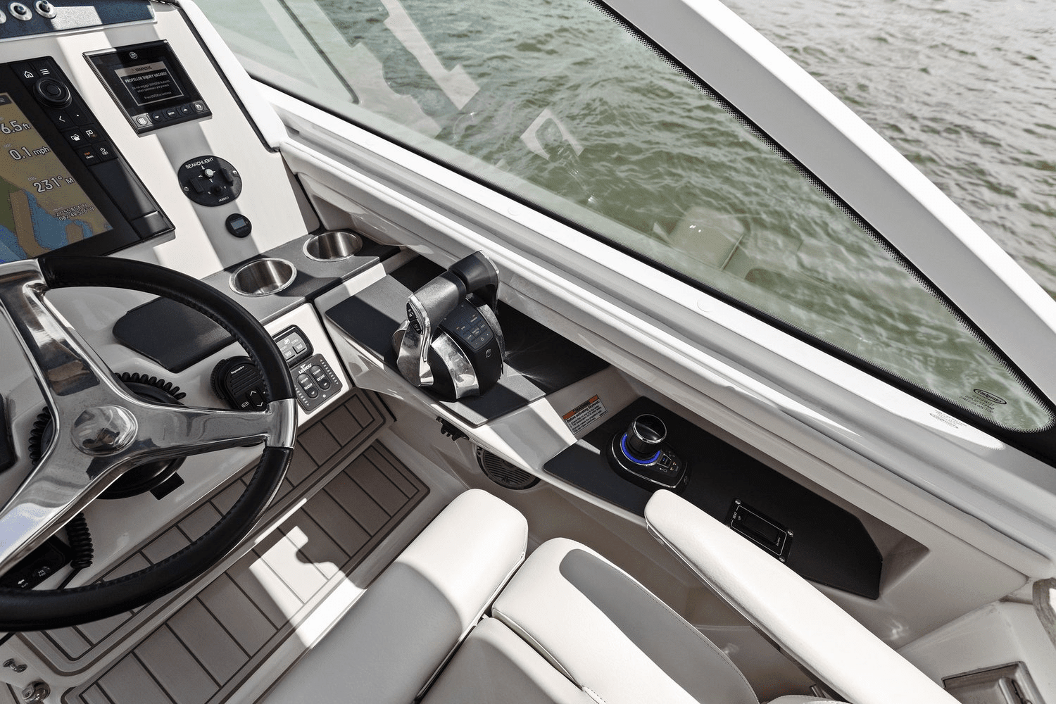 2019 Boston Whaler 320 VANTAGE Image Thumbnail #49