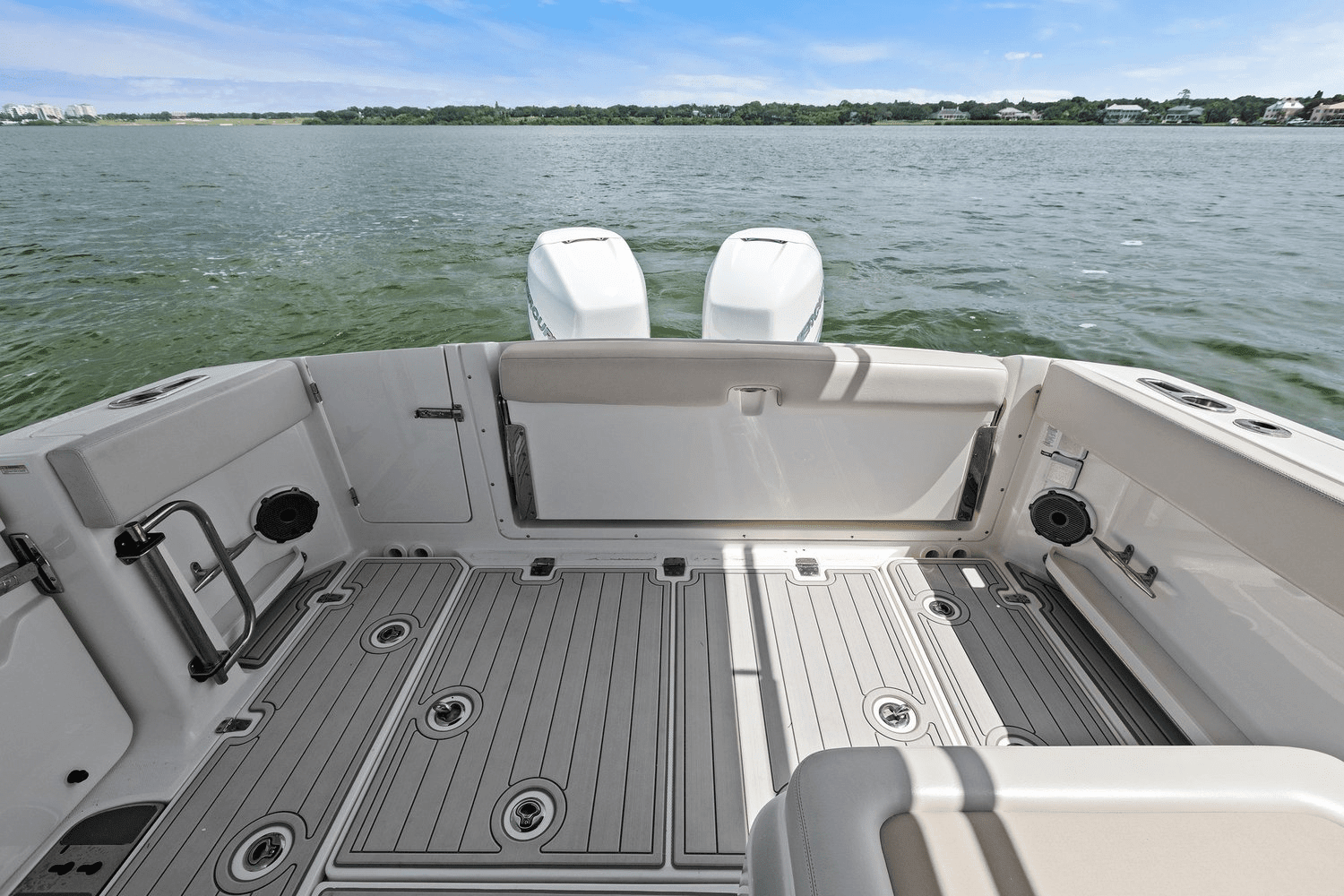 2019 Boston Whaler 320 VANTAGE Image Thumbnail #34