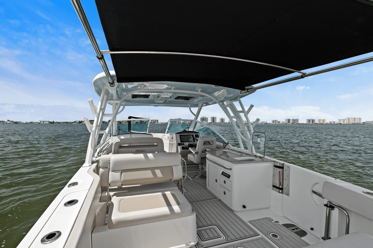 2019 Boston Whaler 320 VANTAGE Image Thumbnail #32