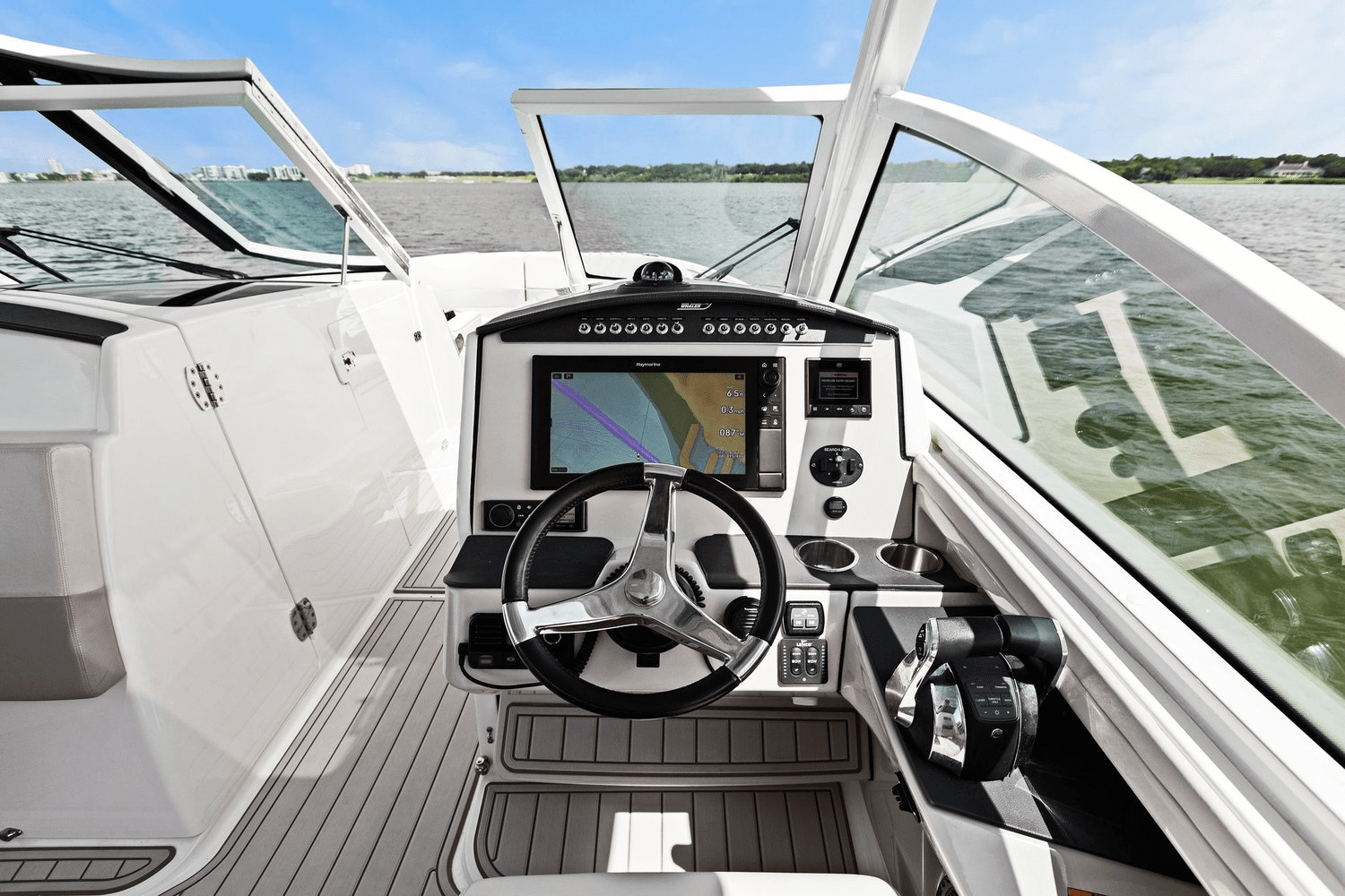 2019 Boston Whaler 320 VANTAGE Image Thumbnail #46