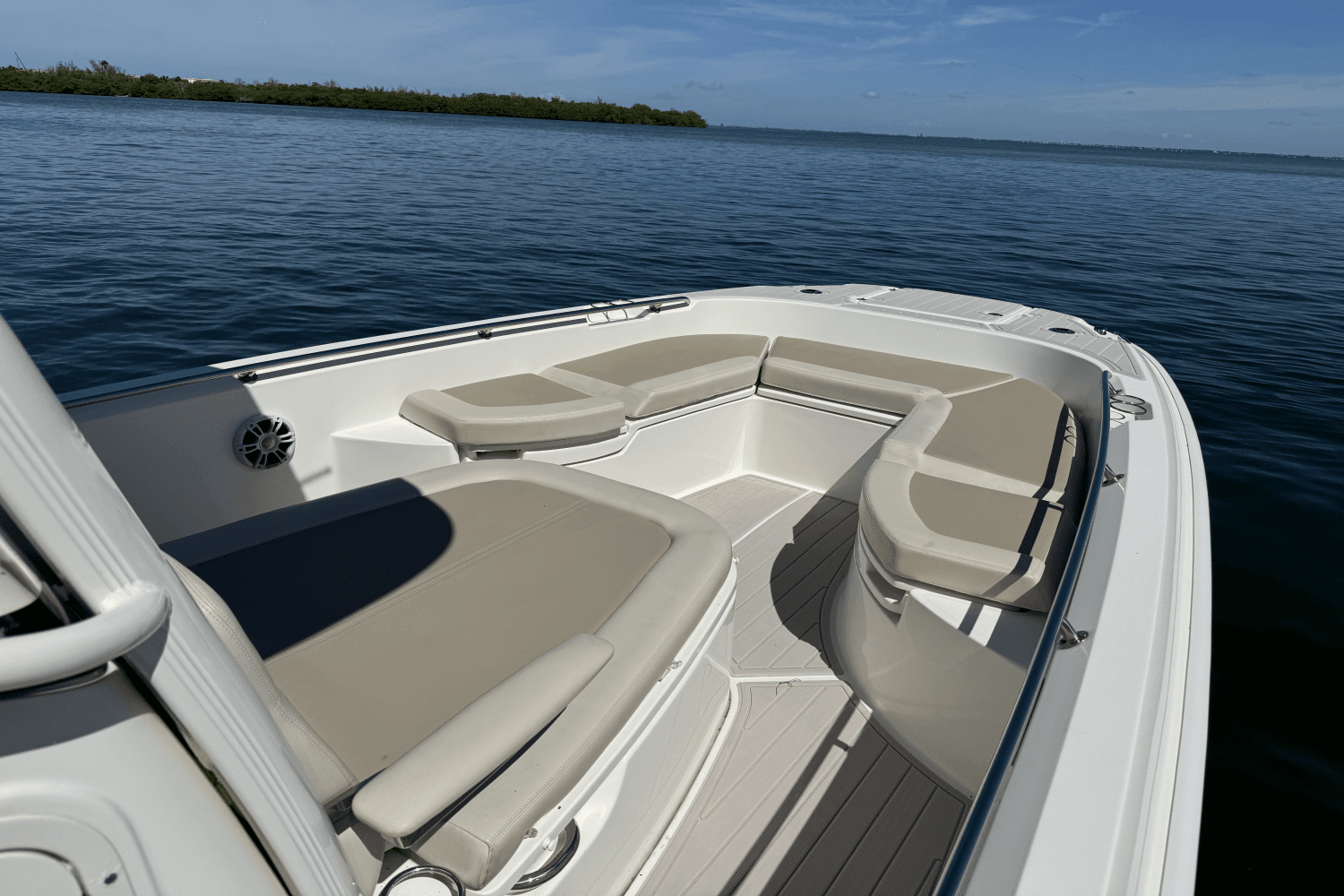 2022 Boston Whaler 270 Dauntless Image Thumbnail #8