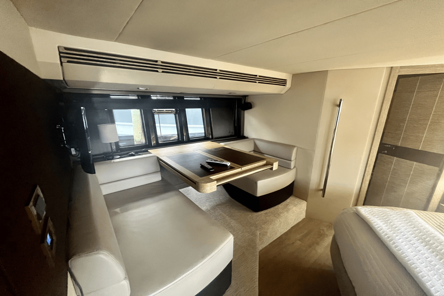 2015 Azimut 60 FLYBRIDGE Image Thumbnail #24