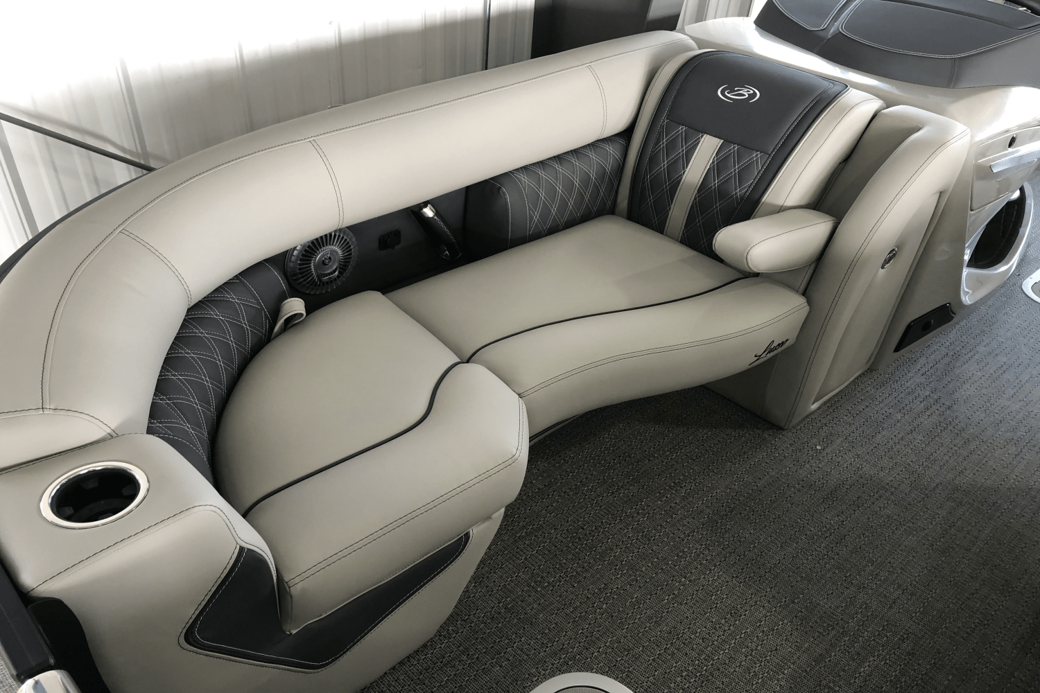 2025 Barletta Lusso Image Thumbnail #6