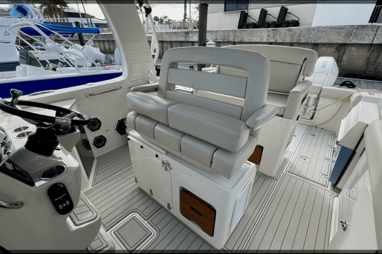 2020 Boston Whaler 350 REALM Image Thumbnail #15