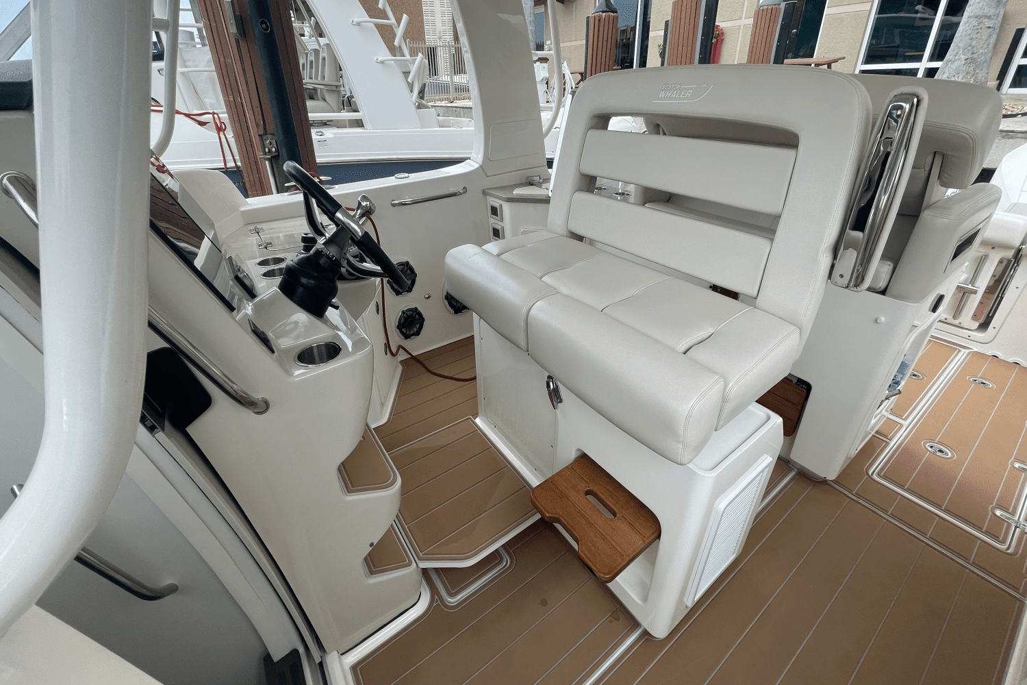 2020 Boston Whaler 350 REALM Image Thumbnail #23