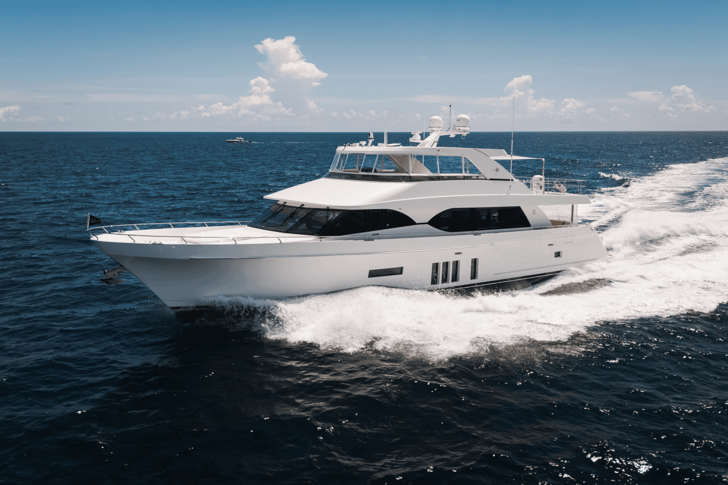 2016 Ocean Alexander
                                                             85 E Image Thumbnail #8