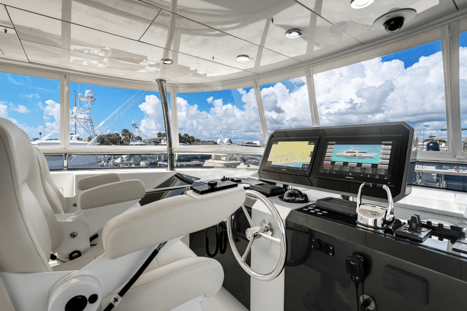 2016 Ocean Alexander
                                                             85 E Image Thumbnail #34