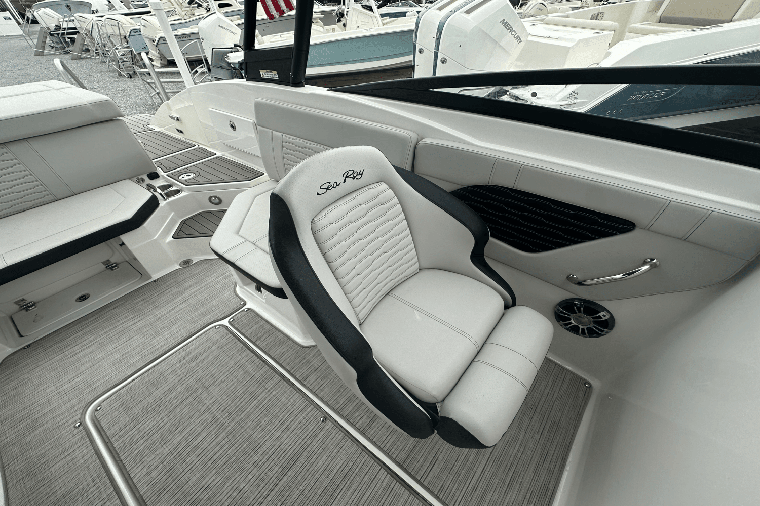 2022 Sea Ray 230 SPX-OUTBOARD Image Thumbnail #29