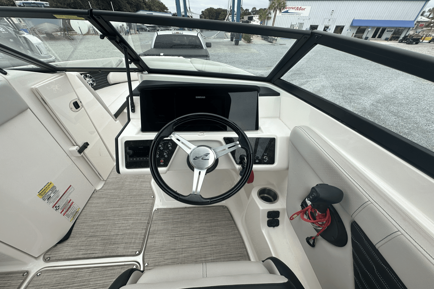 2022 Sea Ray 230 SPX-OUTBOARD Image Thumbnail #16