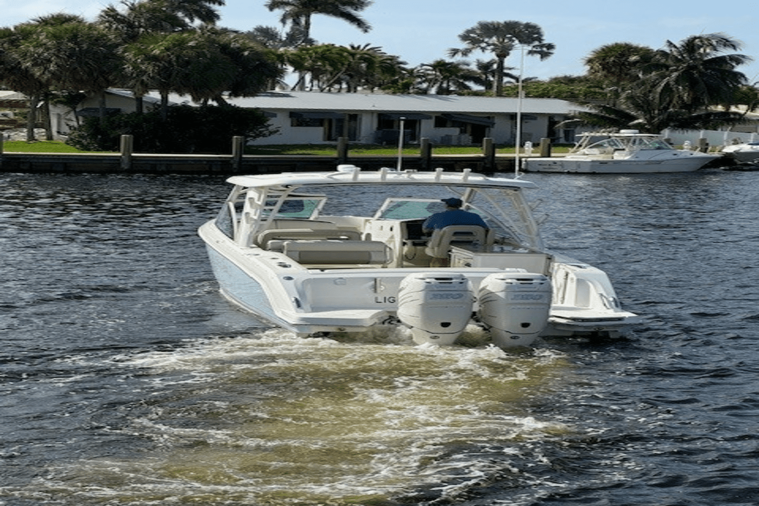 2018 Boston Whaler 32 VANTAGE Image Thumbnail #9