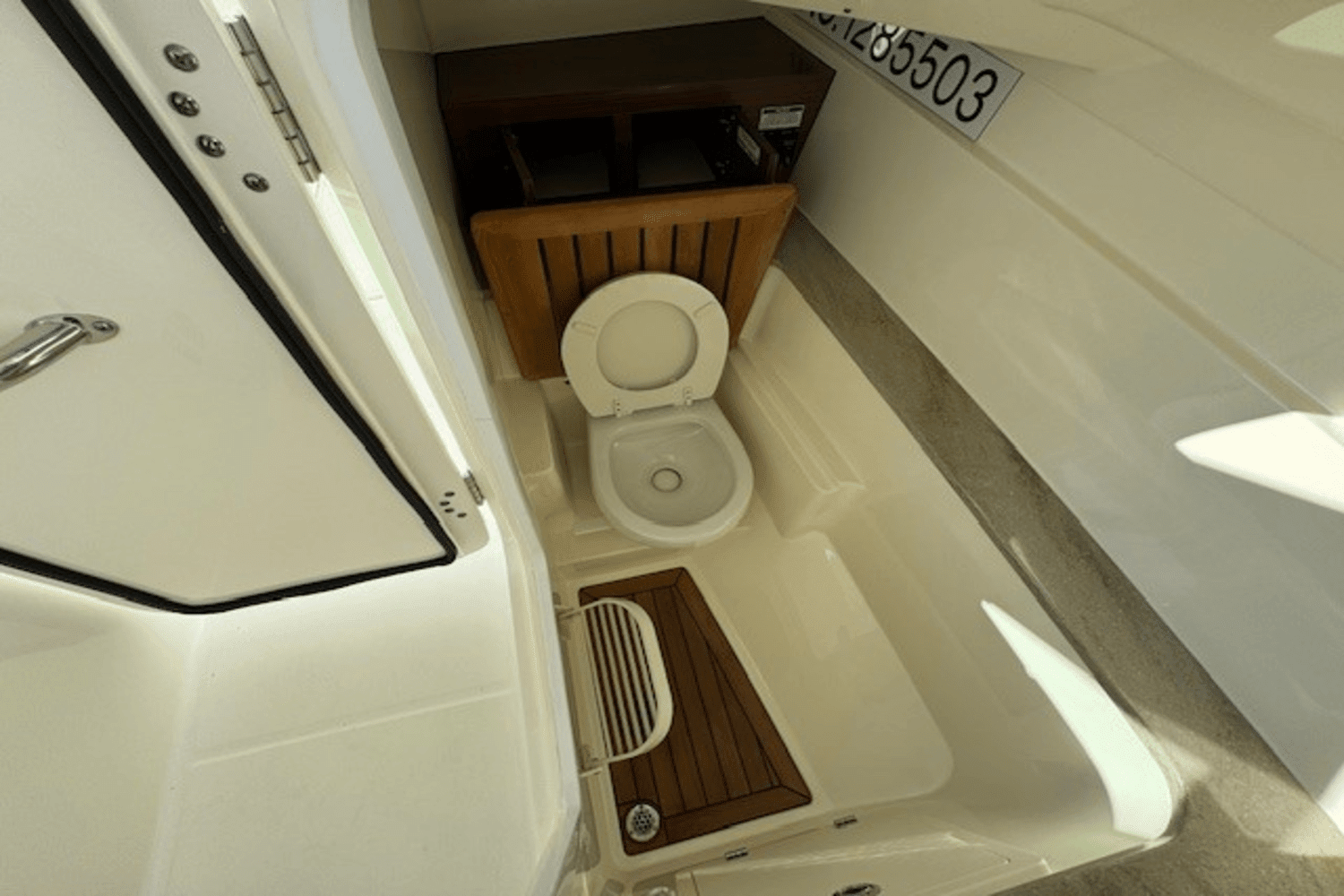 2018 Boston Whaler 32 VANTAGE Image Thumbnail #56