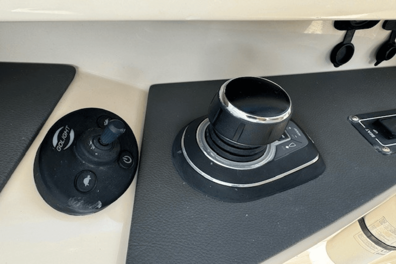 2018 Boston Whaler 32 VANTAGE Image Thumbnail #30
