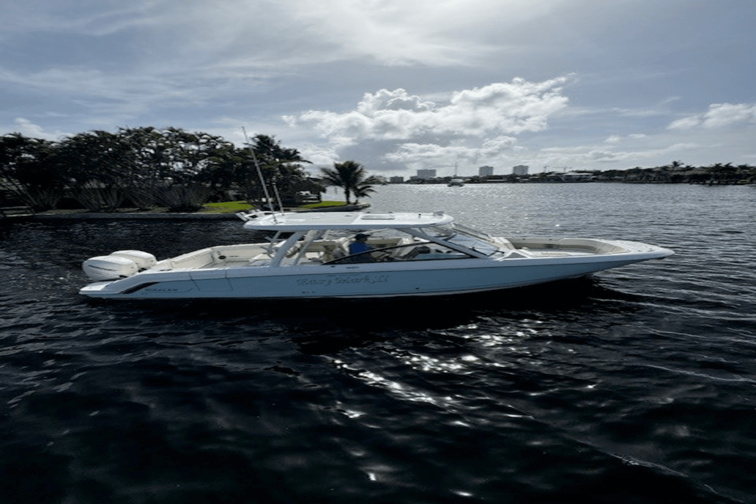 2018 Boston Whaler 32 VANTAGE Image Thumbnail #4