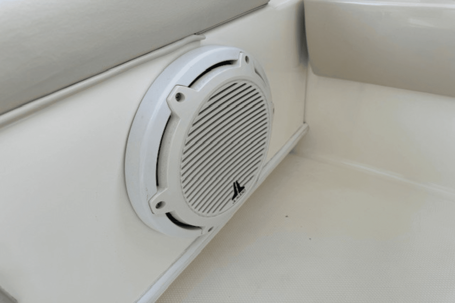 2018 Boston Whaler 32 VANTAGE Image Thumbnail #60