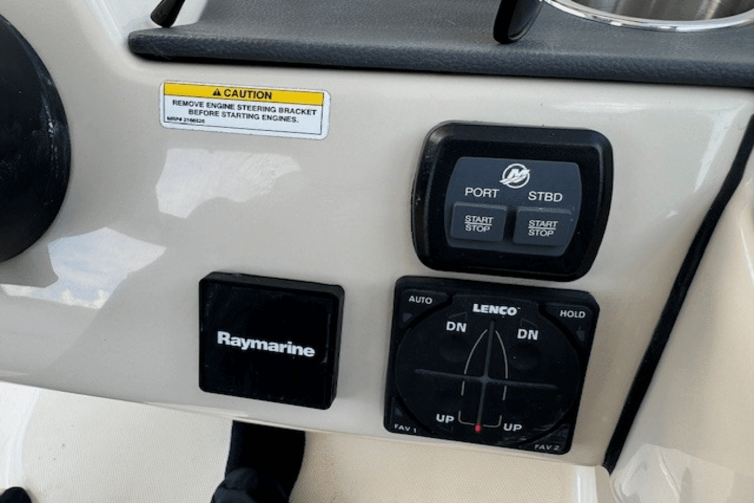 2018 Boston Whaler 32 VANTAGE Image Thumbnail #31