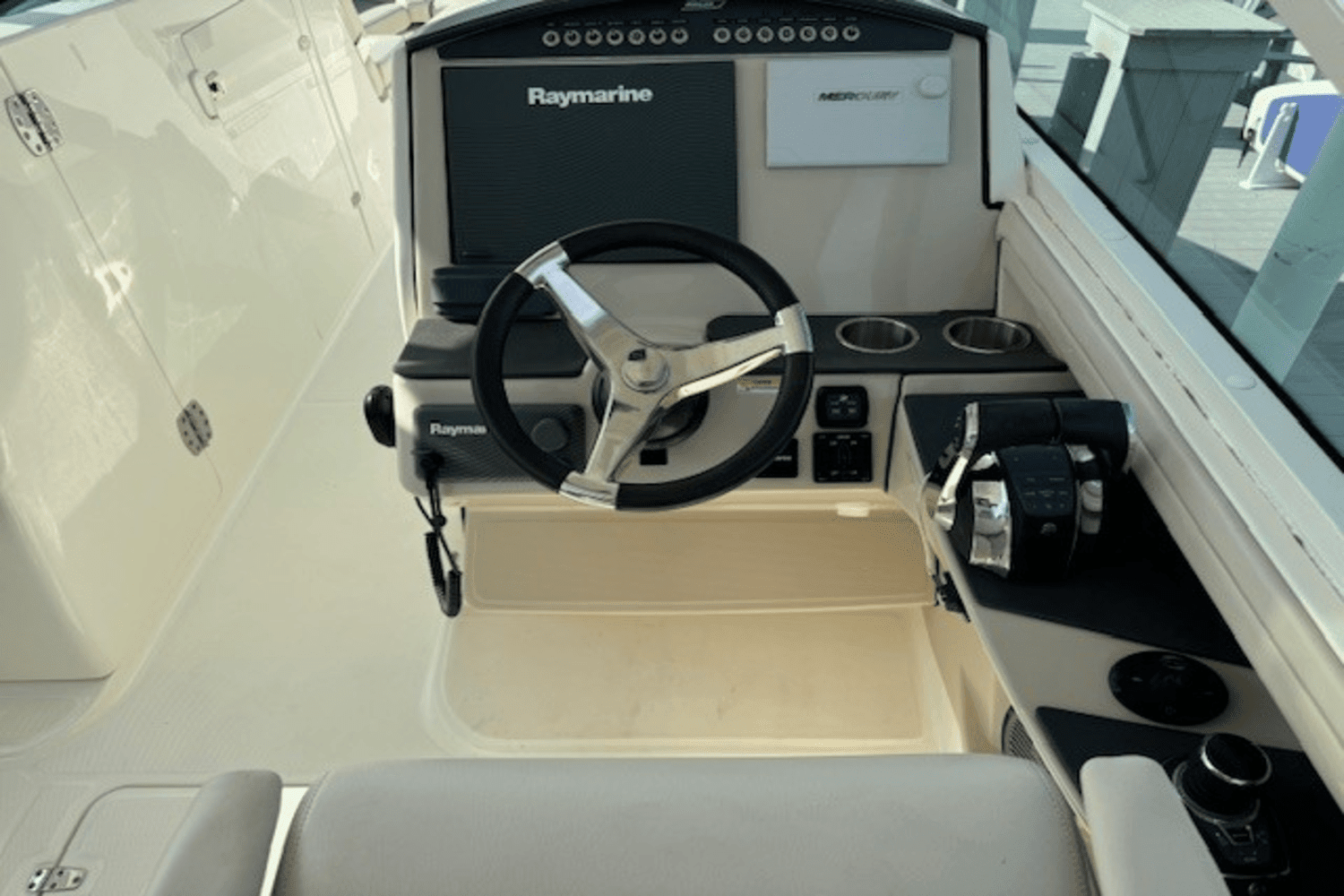 2018 Boston Whaler 32 VANTAGE Image Thumbnail #29