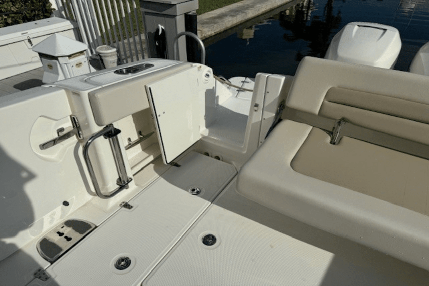 2018 Boston Whaler 32 VANTAGE Image Thumbnail #45