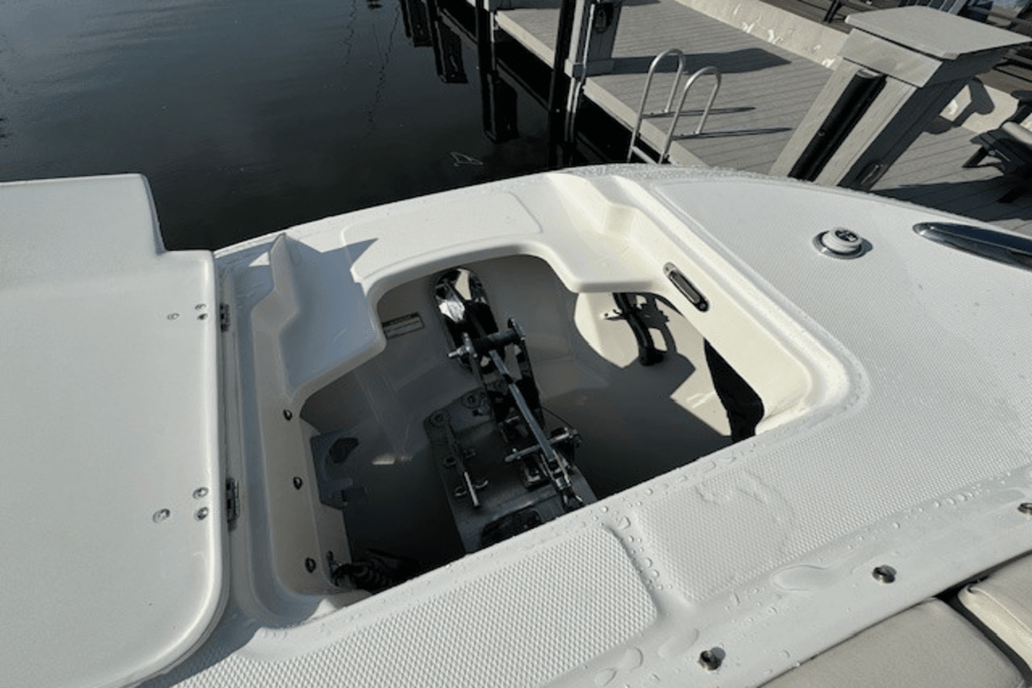 2018 Boston Whaler 32 VANTAGE Image Thumbnail #26