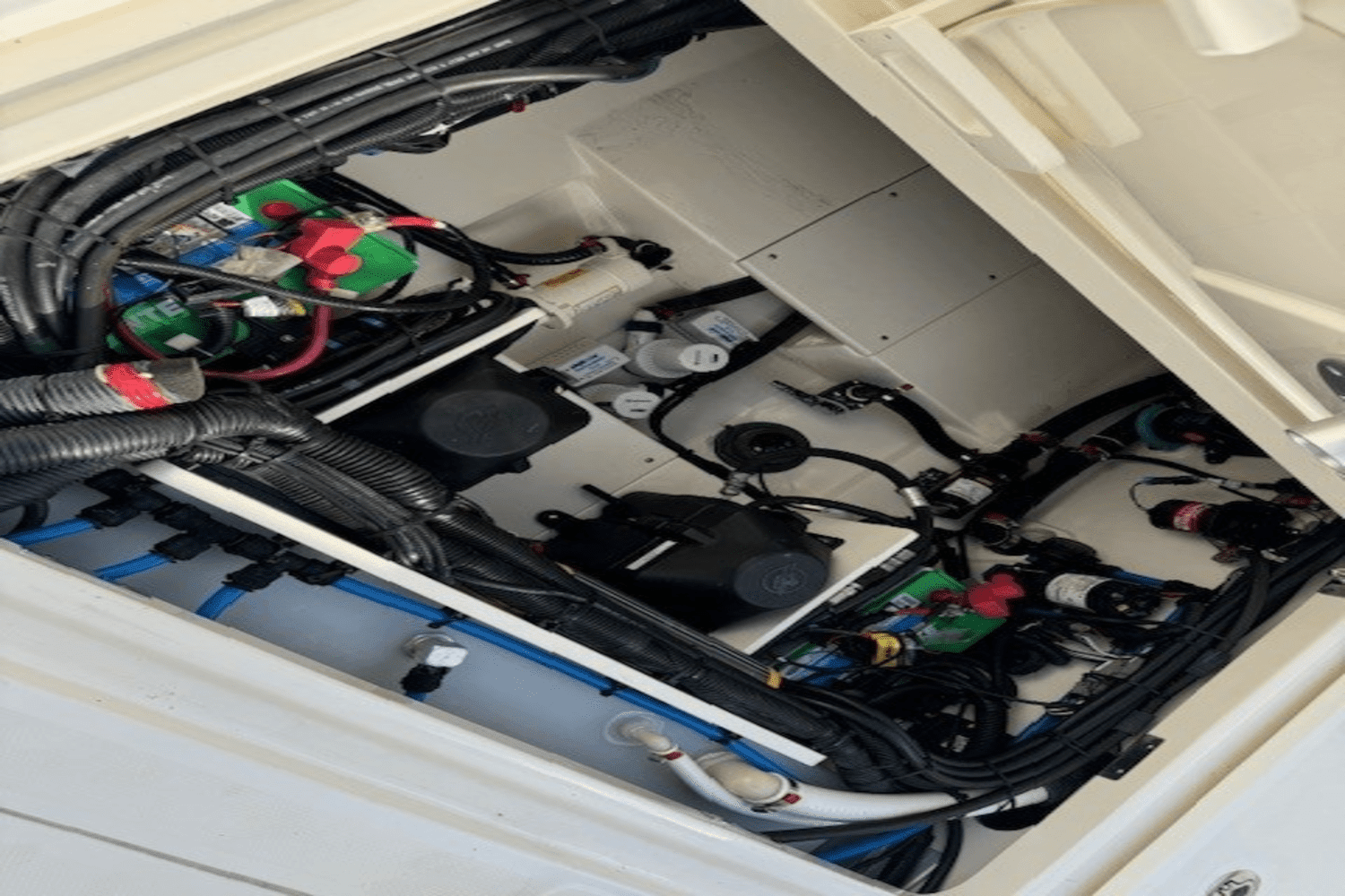2018 Boston Whaler 32 VANTAGE Image Thumbnail #68