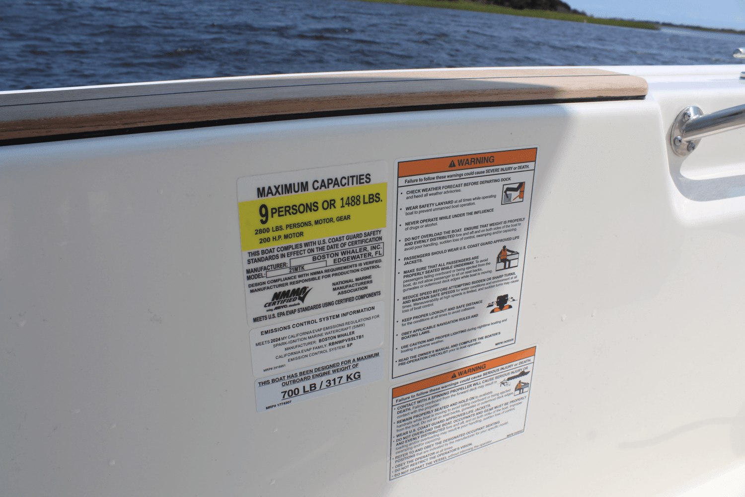 2024 Boston Whaler 210 MONTAUK Image Thumbnail #45