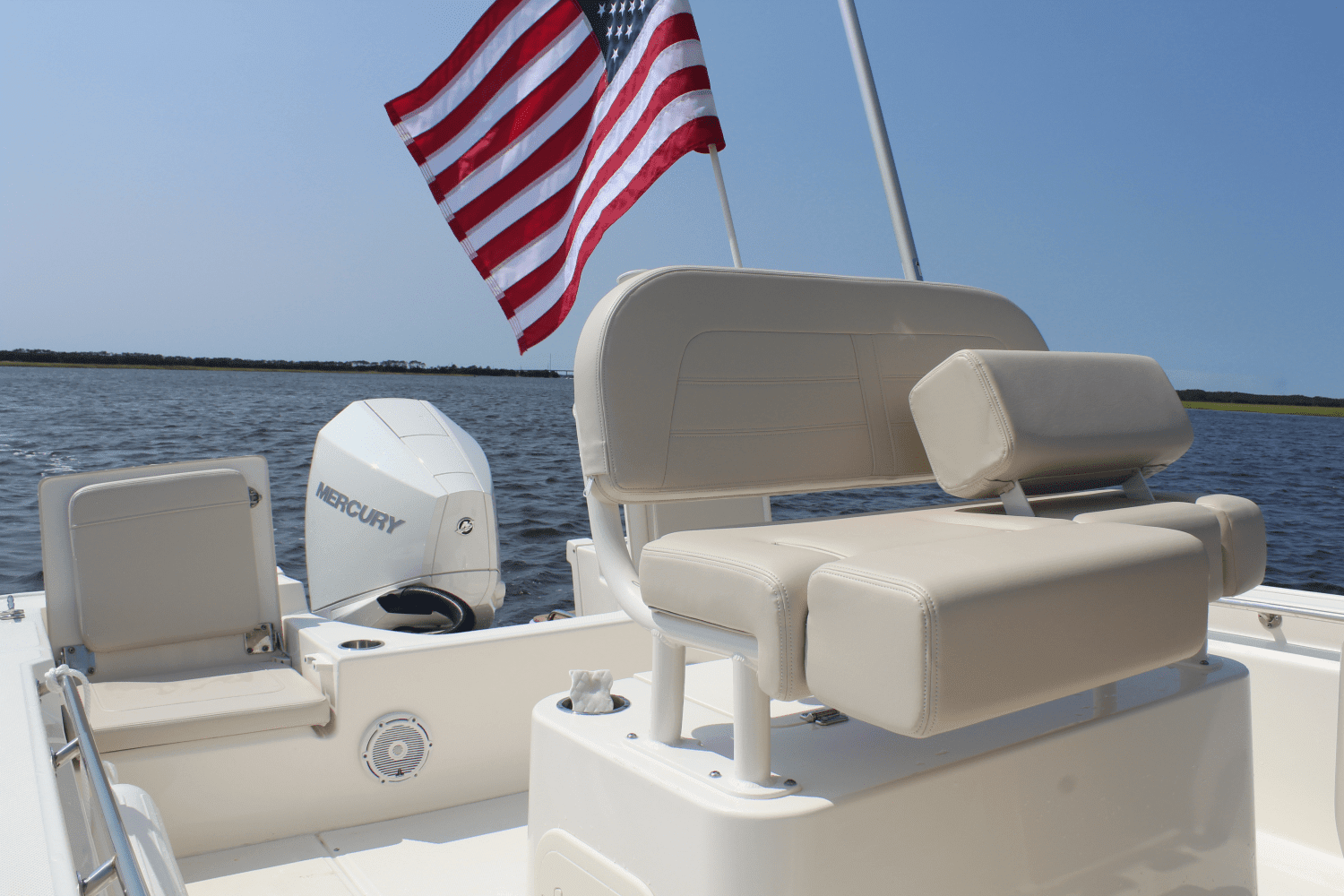 2024 Boston Whaler 210 MONTAUK Image Thumbnail #21