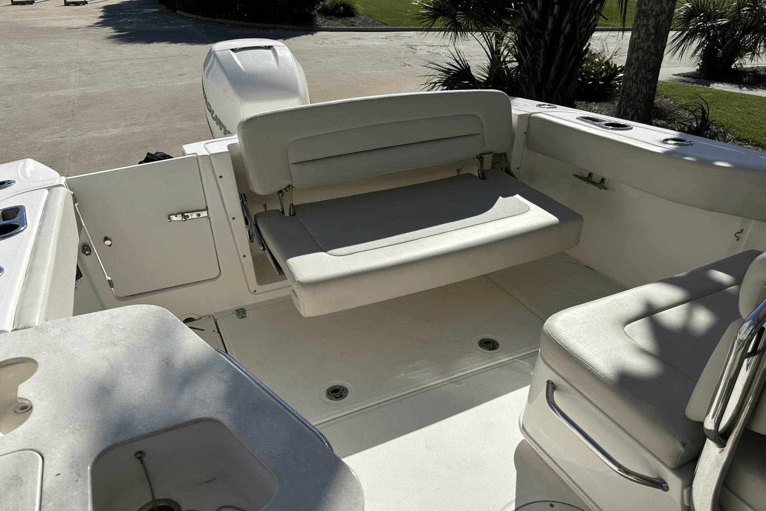 2016 Boston Whaler 230 VANTAGE Image Thumbnail #36