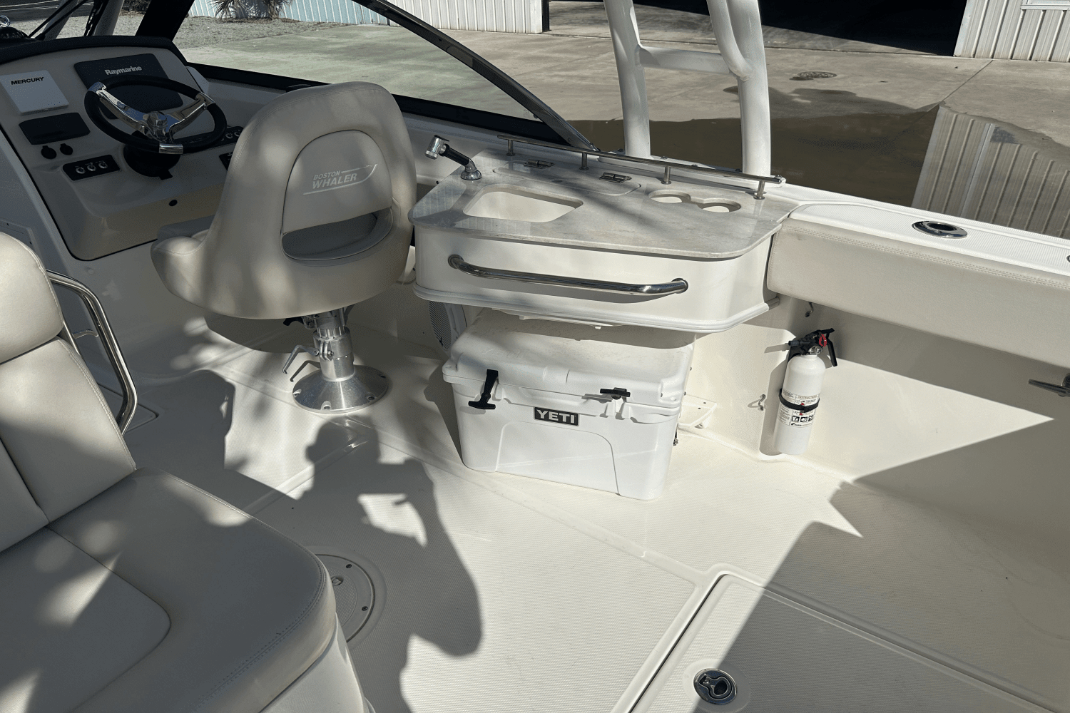 2016 Boston Whaler 230 VANTAGE Image Thumbnail #15