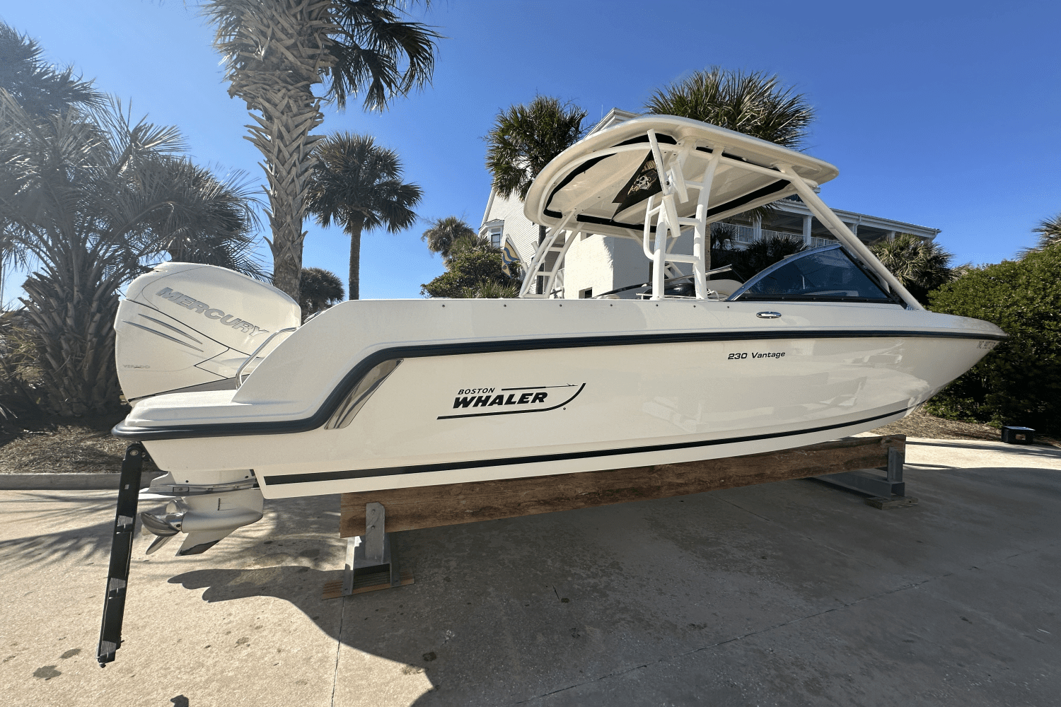 Thumbnail 2 for 2016 Boston Whaler 230 VANTAGE