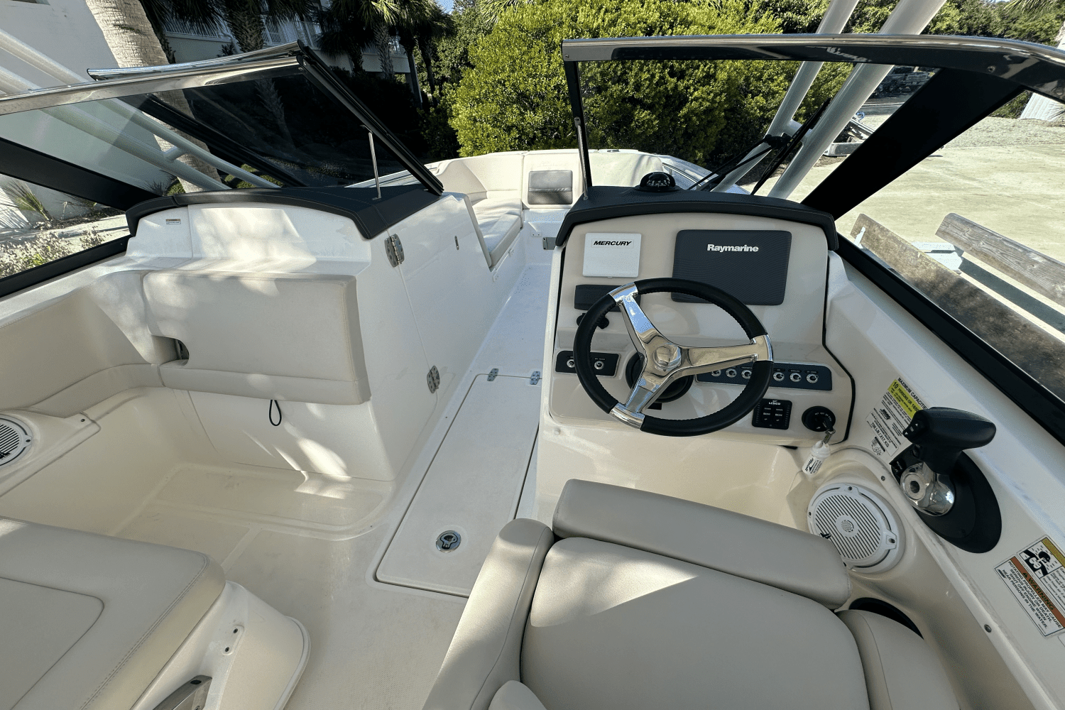 2016 Boston Whaler 230 VANTAGE Image Thumbnail #12