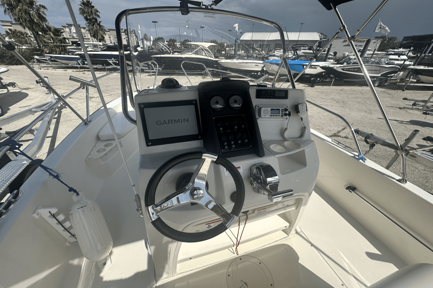 2013 Boston Whaler 200 DAUNTLESS Image Thumbnail #7