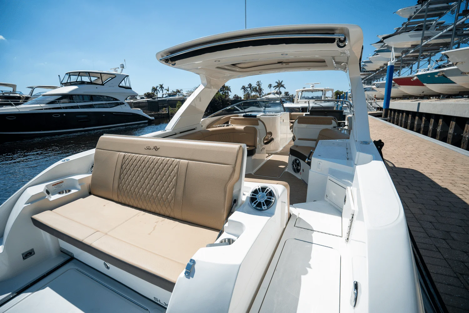 2025 Sea Ray SLX 350 Outboard Image Thumbnail #6