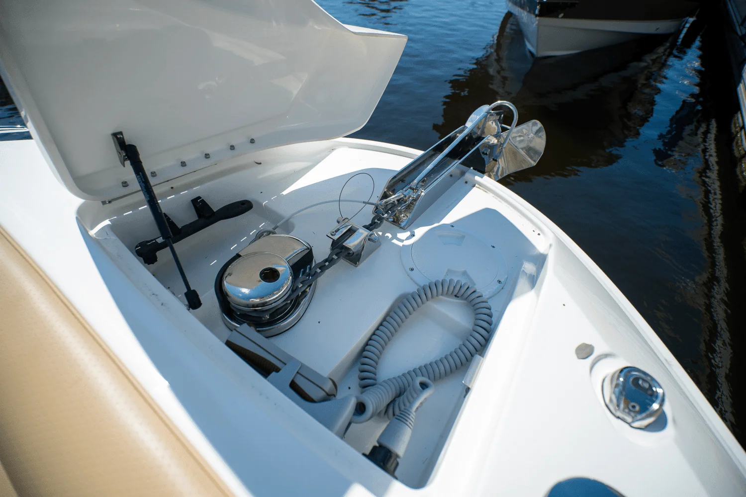 2025 Sea Ray SLX 350 Outboard Image Thumbnail #22
