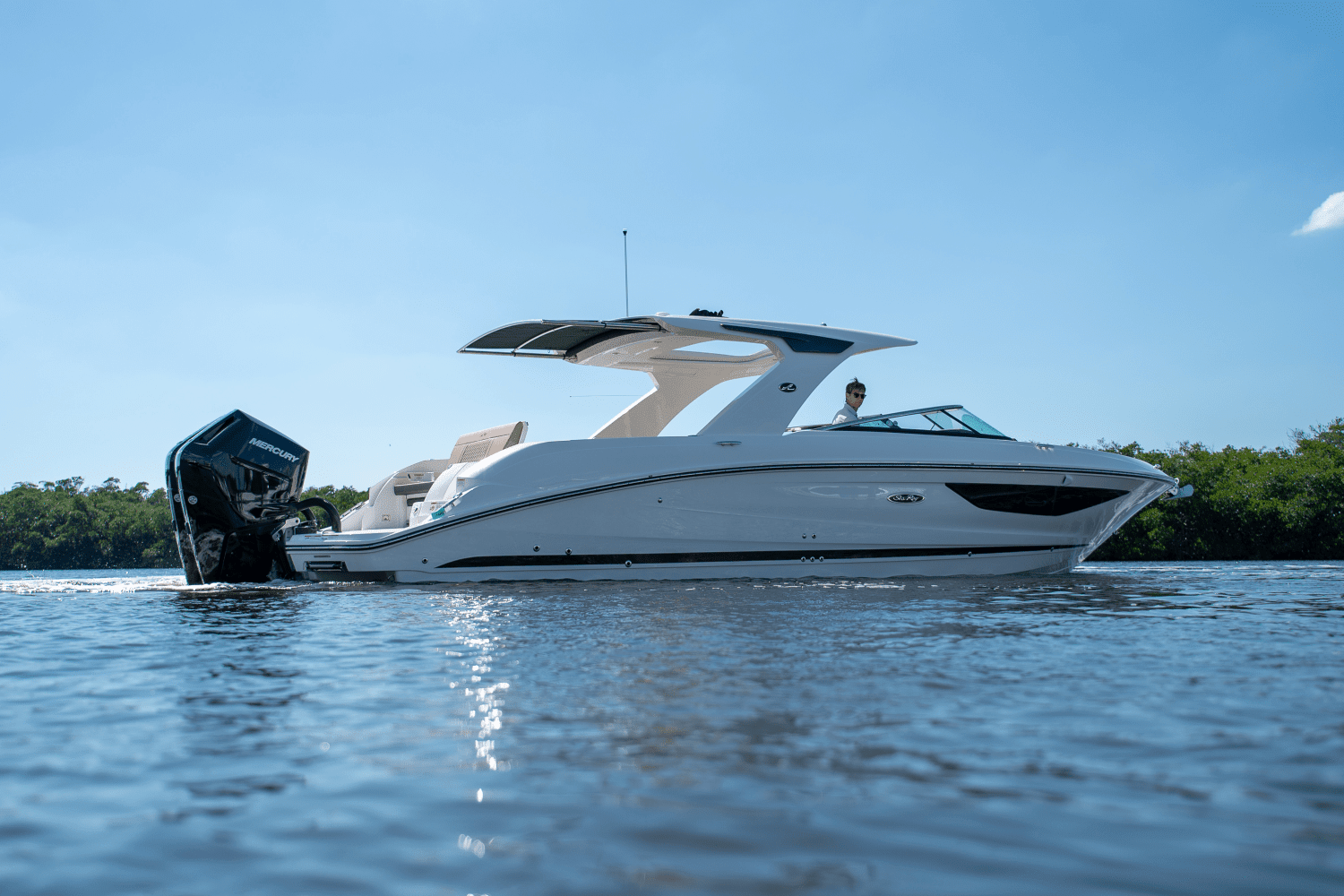 2025 Sea Ray SLX 350 Outboard Image Thumbnail #26