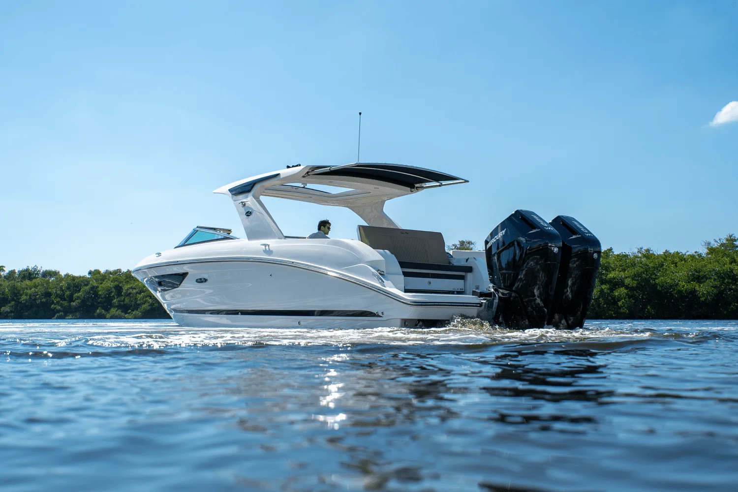 2025 Sea Ray SLX 350 Outboard Image Thumbnail #1