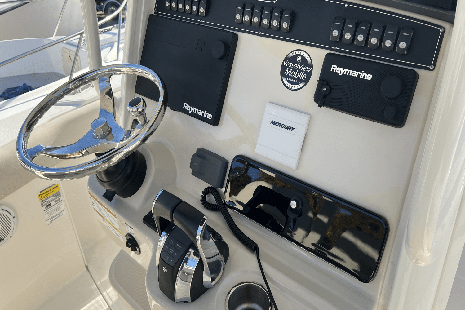 2021 Boston Whaler 250 OUTRAGE Image Thumbnail #14